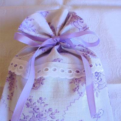 Lavendelsäckchen Duftsäckchen Liliana aus einem Bauernstoff mit Rosen genäht von Hobbyhaus