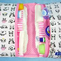 Windeltasche mit süßen Pandas | Wickeltasche für Baby unterwegs | Universaltasche Bild 4