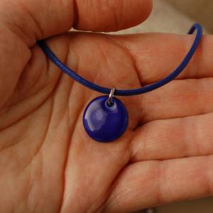 Kobaltblaue Damenkette - Baumwolle, Silber, Edelstahl und Keramik Bild 7
