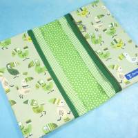 Windeltasche mit grünen Tukanen | Wickeltasche für Baby unterwegs | Universaltasche Bild 3