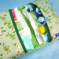 Windeltasche mit grünen Tukanen | Wickeltasche für Baby unterwegs | Universaltasche Bild 4