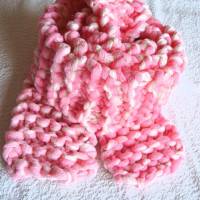 Schal aus Bändchengarn in weiss-rosa handgestrickt von Hobbyhaus Bild 2