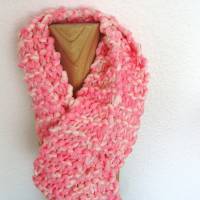 Schal aus Bändchengarn in weiss-rosa handgestrickt von Hobbyhaus Bild 3