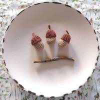 Gehäkelte Eicheln zur Herbstdeko, herbstliche Tischdeko Bild 3