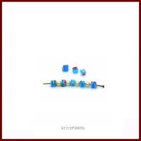 8 Millefiore-Perlen 4mm Würfel, blau weiß rot gemustert, Glas, gerade gebohrt Bild 1