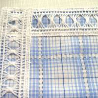 Mitteldecke in hellblau-Caro mit einer weißen Baumwollspitzenborte verziert Bild 10