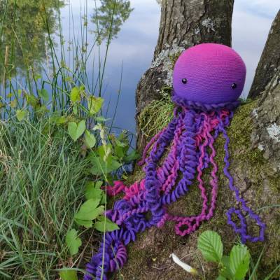 Häkelanleitung für die große Qualle ,,LILA
