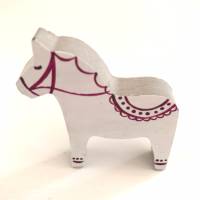 Süßes, handbemaltes Mini-Dalapferdchen aus Beton 5 x 5 cm, verschiedene Farben Bild 7