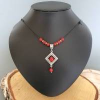 Wikinger inspirierte Perlenkette mit Chalcedon Perlen & Metall Perlen/ Verstellbare Kette/ Rauten Knoten Anhänger Bild 2