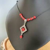 Wikinger inspirierte Perlenkette mit Chalcedon Perlen & Metall Perlen/ Verstellbare Kette/ Rauten Knoten Anhänger Bild 3