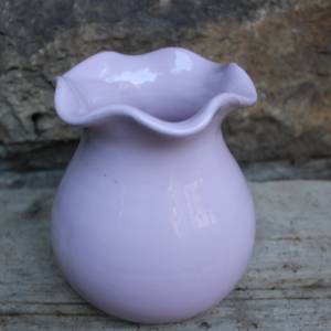 rosa Vase mit Wellenrand Töpferware  Vintage Bild 2