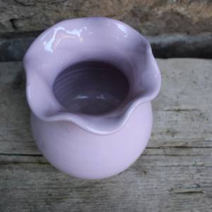 rosa Vase mit Wellenrand Töpferware  Vintage Bild 3