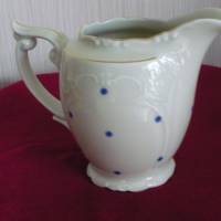 Altes Milchkännchen aus dem Art Deco aus Porzellan mit blauen Sternen Bild 2