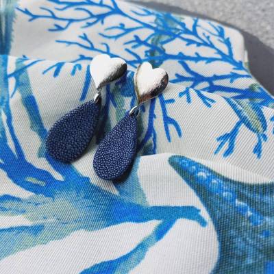 Rochenlederohrringe "Mila blue"