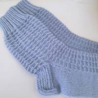 Socken Gr. 40/41 gemütliche Wollsocken Ringelsocken mit schönem Strickmuster, handgestrickt in himmelblau blau Bild 2