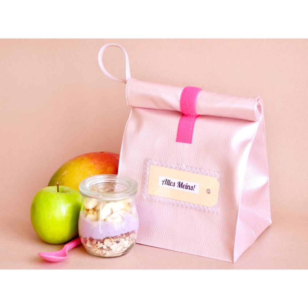 Lunchbag rosé- metallic aus Kunstleder mit Innenfutter und Schlaufe Bild 1