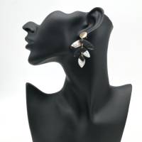 ausgefallene Ohrringe schwarz weiß aus Polymer Clay Bild 7