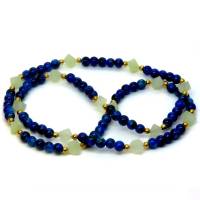 Halskette "Capri" lang, lagunenblaue runde Glasperlen mit limonengelben diagonalen Würfeln aus China-Jade (6mm) Bild 1