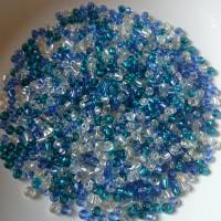 600 St. Glasperlen Mix Rocailles petrol, blau, weiß 3 - 4 mm Bild 1