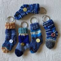 Gastgeschenke für verschiedene Anlässe, Schlüsselanhänger „Kleine Socke“ im 5-er-Set, für Einkaufs-Chip, Blautöne Bild 1