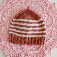 Mütze, 100% Wolle (weiche Merino), rostrot, weiß, passt Neugeborenen, evtl. Frühchen Bild 3