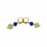 Ohrringe "Capri" lagunenblaue runde Glasperlen mit limonengelben diagonalen Würfeln aus China-Jade (6mm) vergold Bild 3