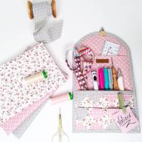 Kleine Wandtasche für den Schreibtisch oder an der Nähmaschine, mit Notizleiste und 2 praktischen Taschen Bild 4