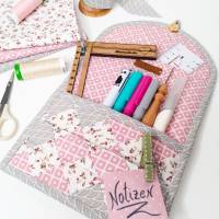 Kleine Wandtasche für den Schreibtisch oder an der Nähmaschine, mit Notizleiste und 2 praktischen Taschen Bild 5