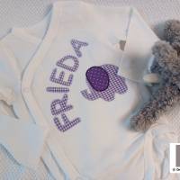 Body mit Namen und Elefant Wickelbody Geburtsgeschenk Taufgeschenk für Baby lila Bild 3