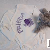 Body mit Namen und Elefant Wickelbody Geburtsgeschenk Taufgeschenk für Baby lila Bild 4
