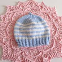 Mütze, 100% Wolle (weiche Merino), hellblau/ weiß gestreift, passt Neugeborenen, evtl. Frühchen Bild 1