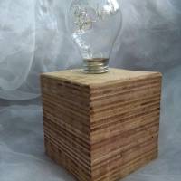 Tischlampe Dekolampe Glühbirme Lampe  *Glühlampe Stripes* aus einem Palettenklotz und alten Glübirne mit LEDs Bild 3
