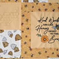 Bestickte Tischdecke Honigbienen Bienenkörbe Mitteldecke Tischläufer Patchworkdecke Geschenkidee Bienenliebhaber Bild 4