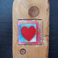 Holzbild mit Fliese  * Love * aus Palettenholz und handgefertigter Fliese Bild 1