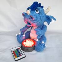 Knuffiger Drache/Dragon Fantasy Nachttischlampe LED Kugel RGB Farbwechsel Fernbedienung Bild 1