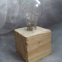 Tischlampe Dekolampe Glühbirme Lampe  *Glühlampe EPAL* aus einem Palettenklotz und alten Glübirne mit LEDs Bild 2