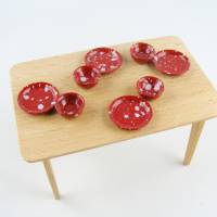 Puppenhaus - Zubehör Miniatur  8 teiliges Set rot - 4 Teller & 4 Schüsseln Bild 1
