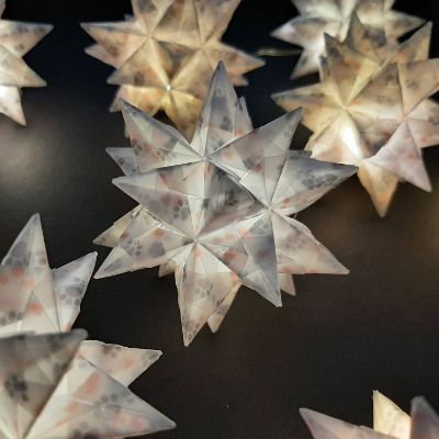 Origami Bastelset Bascetta 10 Sterne transparent mit Herzen Tatzen Pfoten 5,0 cm x 5,0 cm