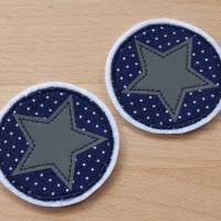 1 Paar Bügelflicken, rund 5,5 cm, blau-weiß mit reflektierenden Sternen, Biobaumwolle, Handarbeit Bild 2