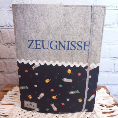 Personalisierbare Zeugnishülle Rakete