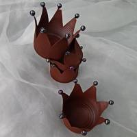 Krönchen  Dekokronen Krone in rostfarben mit glänzenden Perlen für kleine und große Teelichter  Upcycling Bild 1