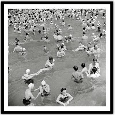 KUNSTDRUCK Poster Sommer 1942 - swimming pool I.- Historische Schwarz-weiss Fotografie - Vintage Art - Badezimmer WC
