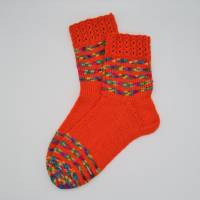 Gestrickte Socken mit Streifen in orange bunt, Gr. 40/41, handgestrickt, la piccola Antonella Bild 1