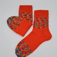 Gestrickte Socken mit Streifen in orange bunt, Gr. 40/41, handgestrickt, la piccola Antonella Bild 3