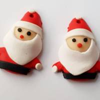 2 Weihnachtsmann Nikolaus Anhänger aus Polymer ca 29 x 26 mm Winter Bild 1