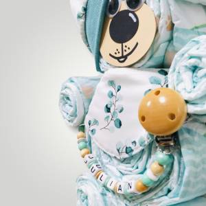 Windeltorte Bär, Windelbär - ausgefallenes Geschenk zur Geburt - personalisierte Schnullerkette, Mütze, Halstuch - Junge Bild 3