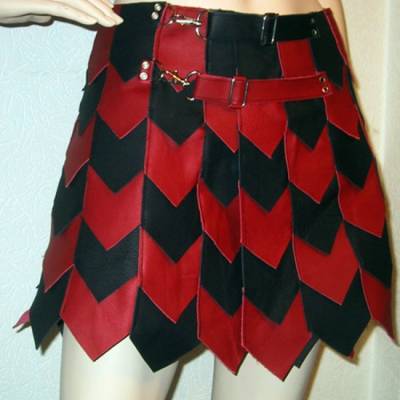 Damen Rock Unterteil Minirock Rindsleder rot schwarz genäht und geöst Larp