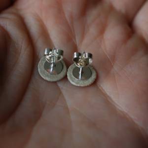 Silber-Ohrringe mit Keramik-Spiralen in Türkis oder Cremeweiß Bild 9