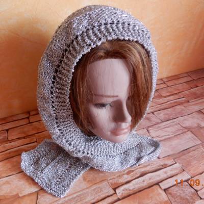 Handgestrickter Schmuckschal in silber,