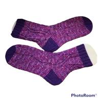 Wollsocken handgestrickt, Socken Gr. 40, Fliederfarben mit einem ansprechenden Muster bis über den vorderen Fuß Bild 1